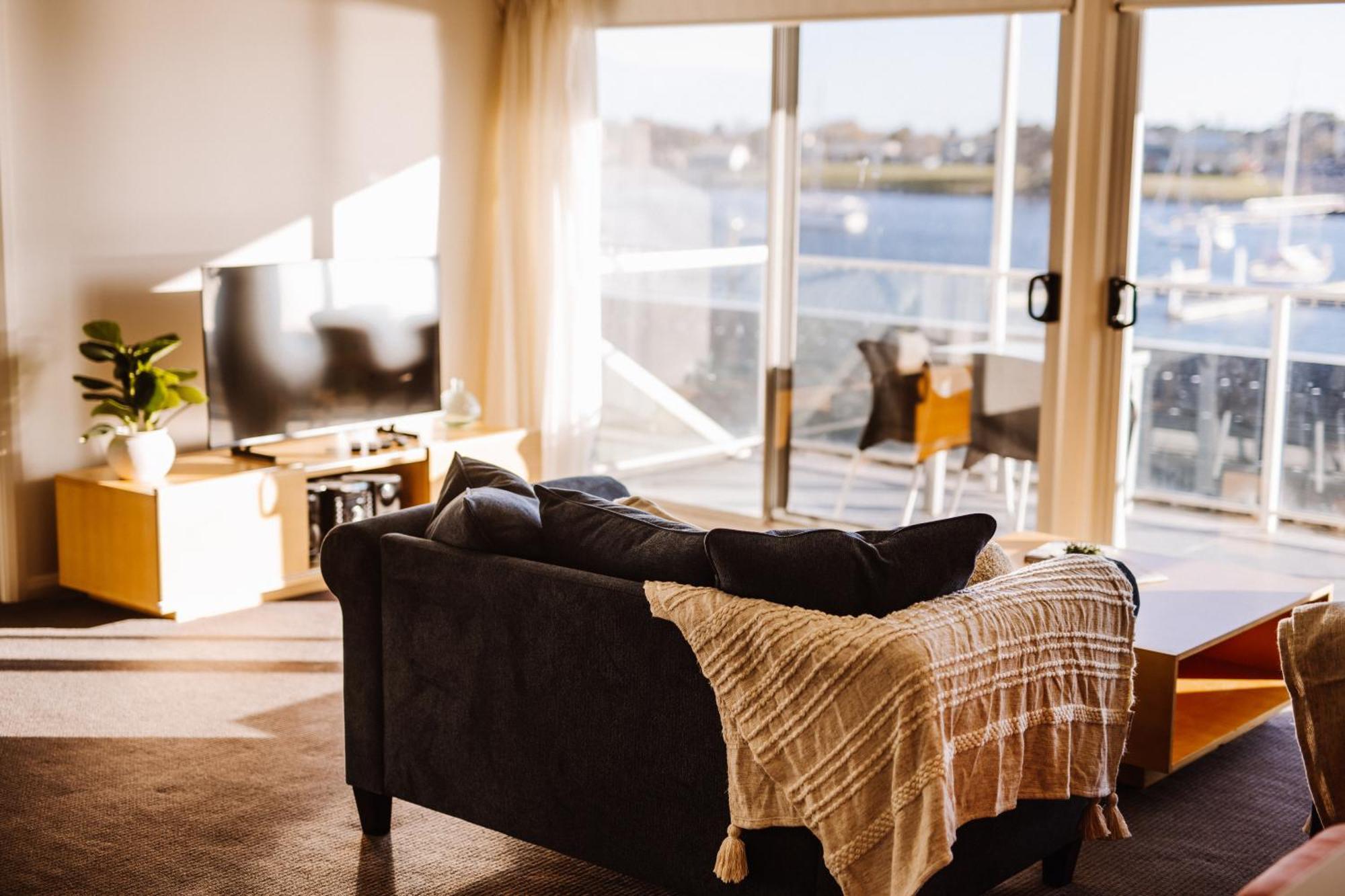 York Cove Hotel George Town Extérieur photo