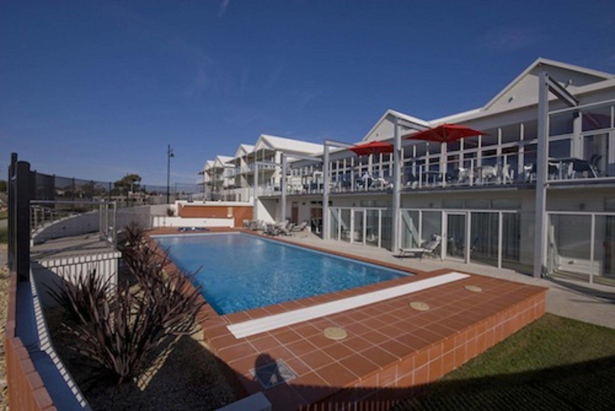 York Cove Hotel George Town Extérieur photo